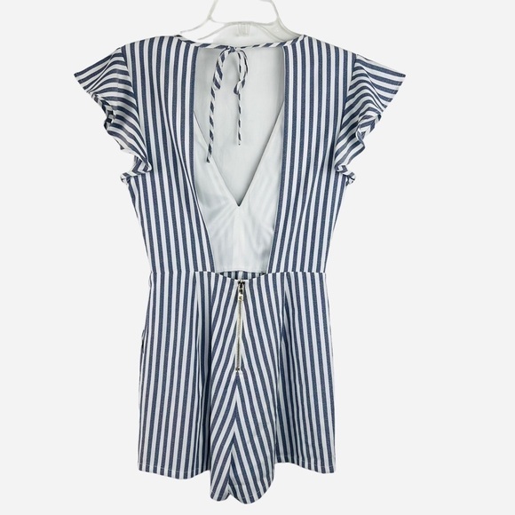 New-shop17 Vertical Striped Deep V-neck, Open Tie Back, Flutter Sleeve Romper SM - Picture 2 of 15